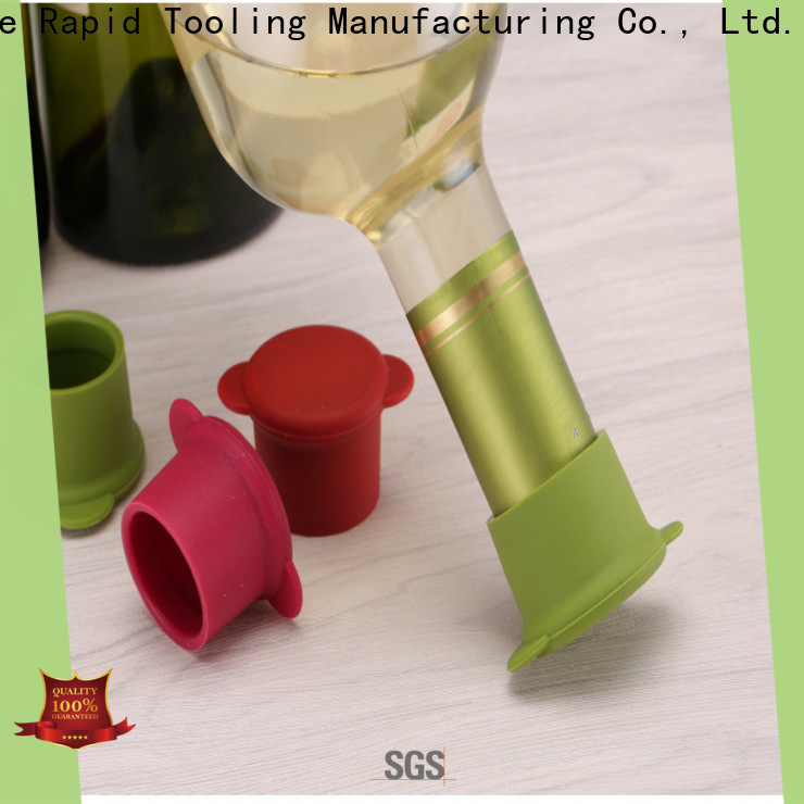 Custom eco squeeze silicone water bottle shipped to business for water drinking